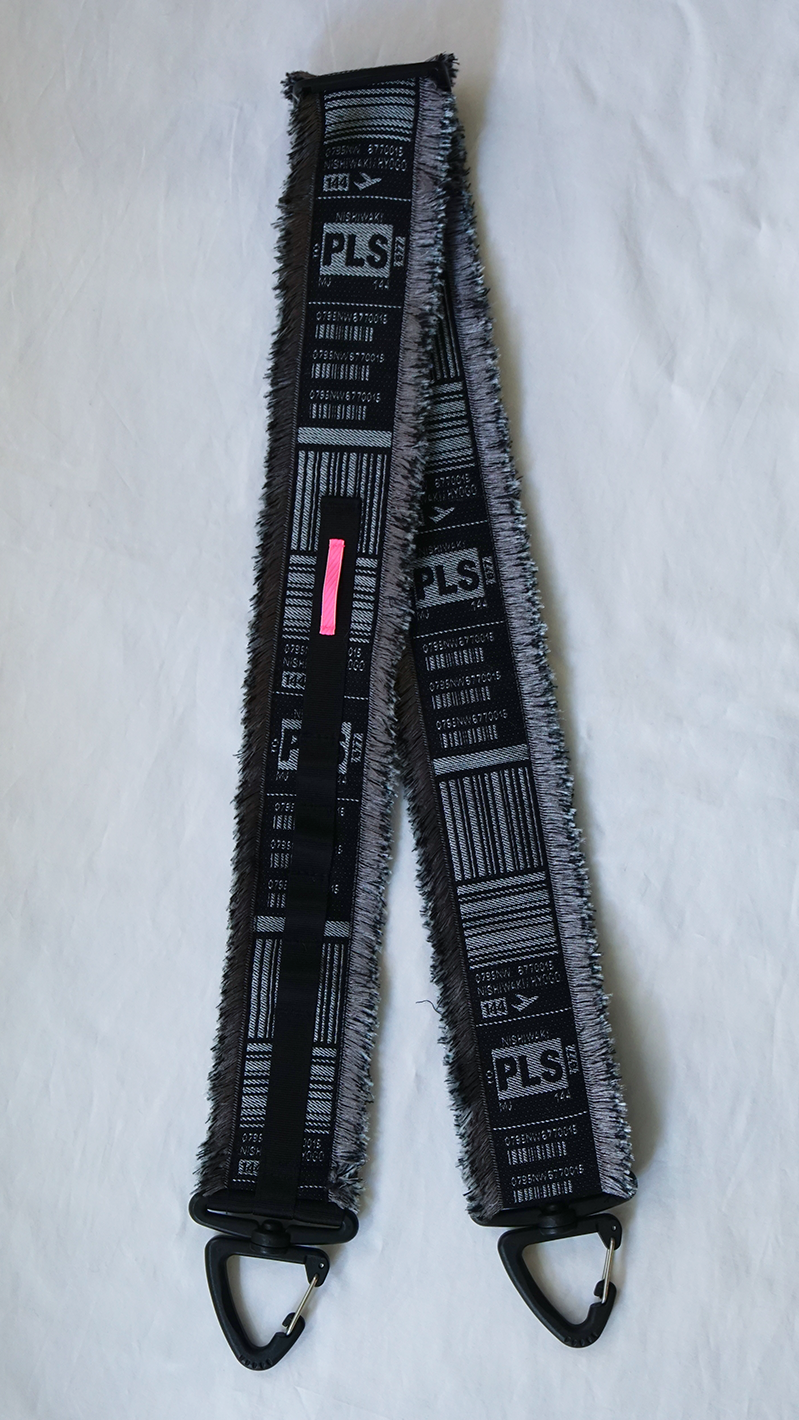 Switchers- Souvenirストラップ col:ブラック – POLS