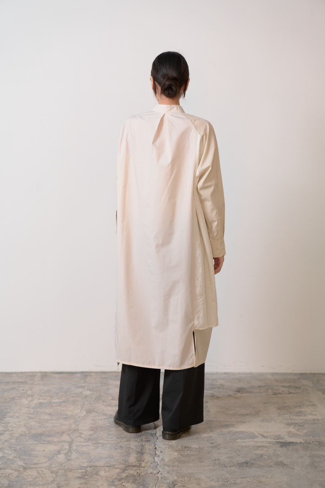 TWIN BUTTON- シャツワンピース col:ベージュ – POLS TWIN BUTTON- シャツワンピース col:ベージュ – POLS