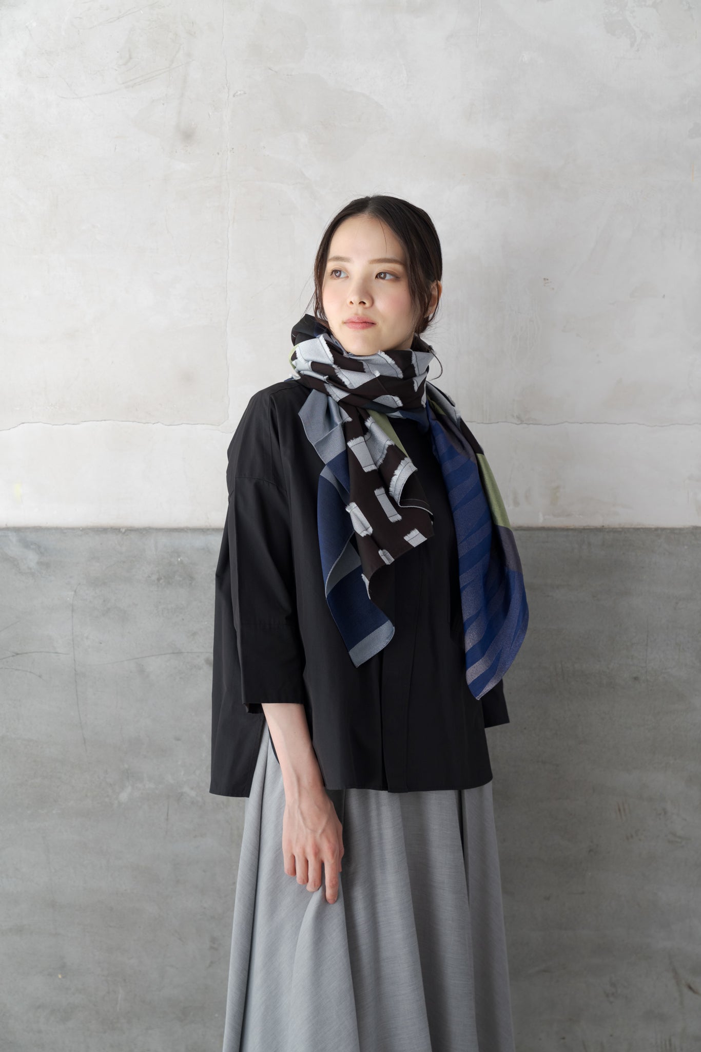 ケルトアンドコブラ　ストール 播州織ジャカードロングキュプラストール col:ネイビーブラウン(END