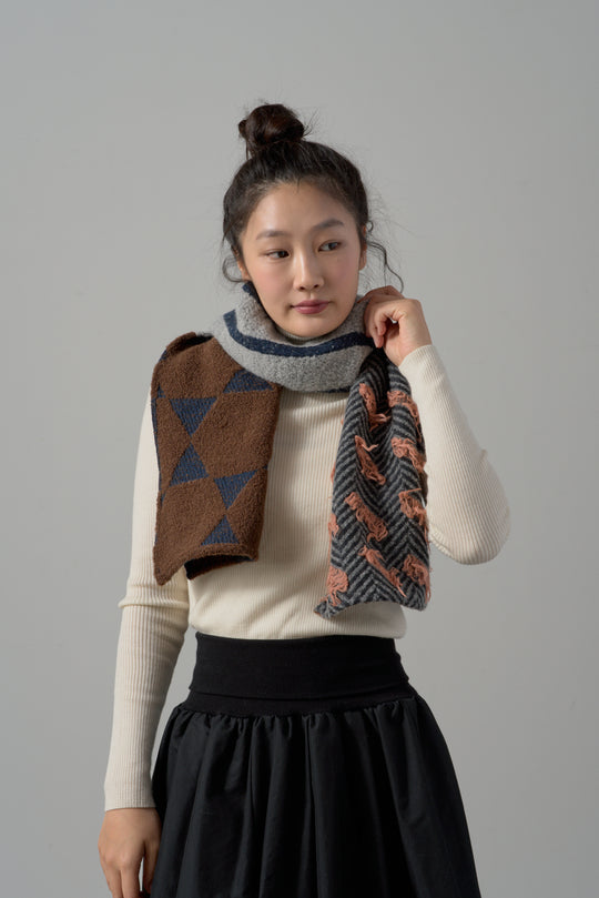 -GEOMETRIC GRADATION-　ウールカットジャカードストール　col:ネイビー