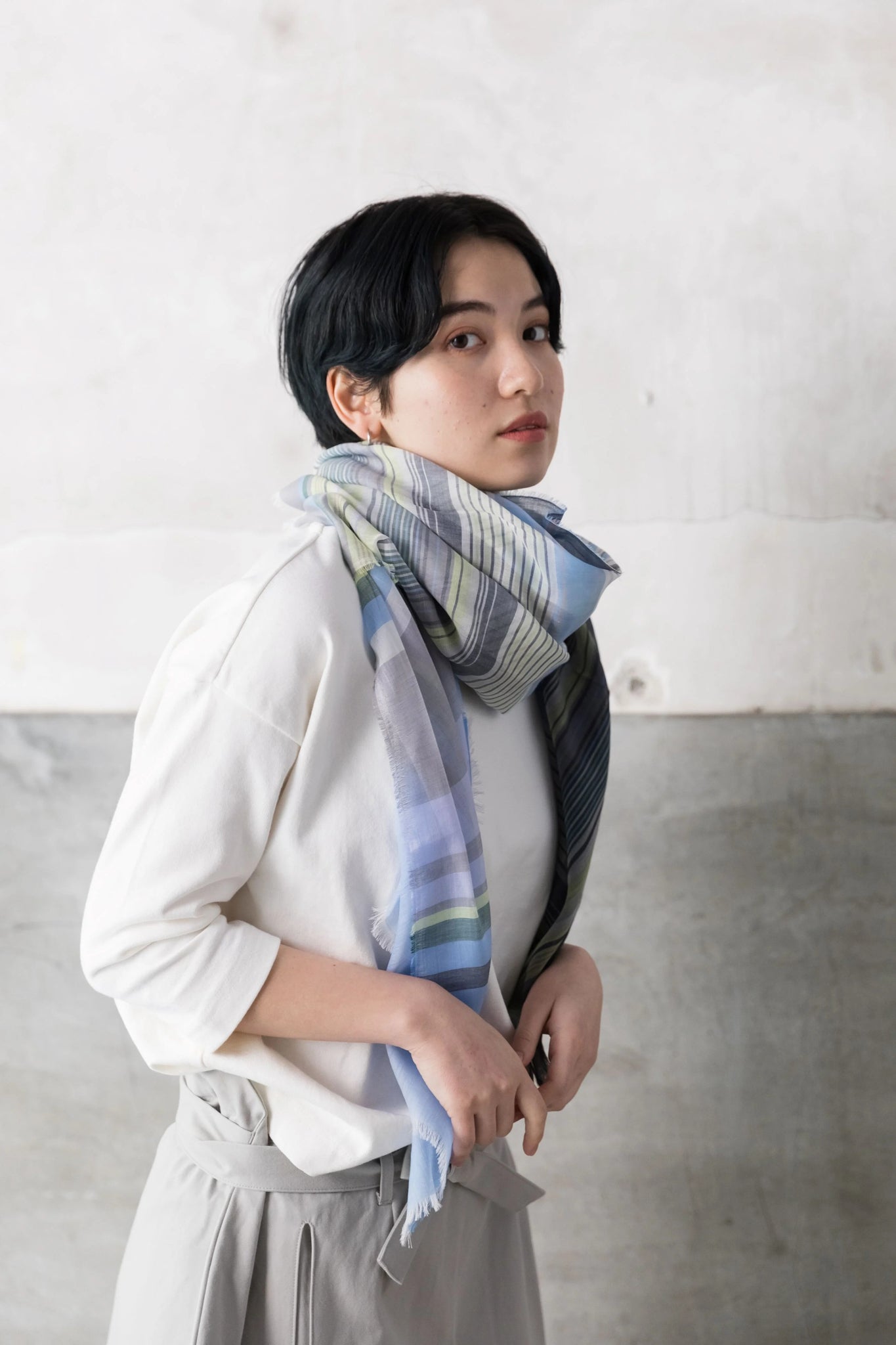極細コットン播州織ストール Mサイズ col:マルチカラー ブルー(DBM) – POLS
