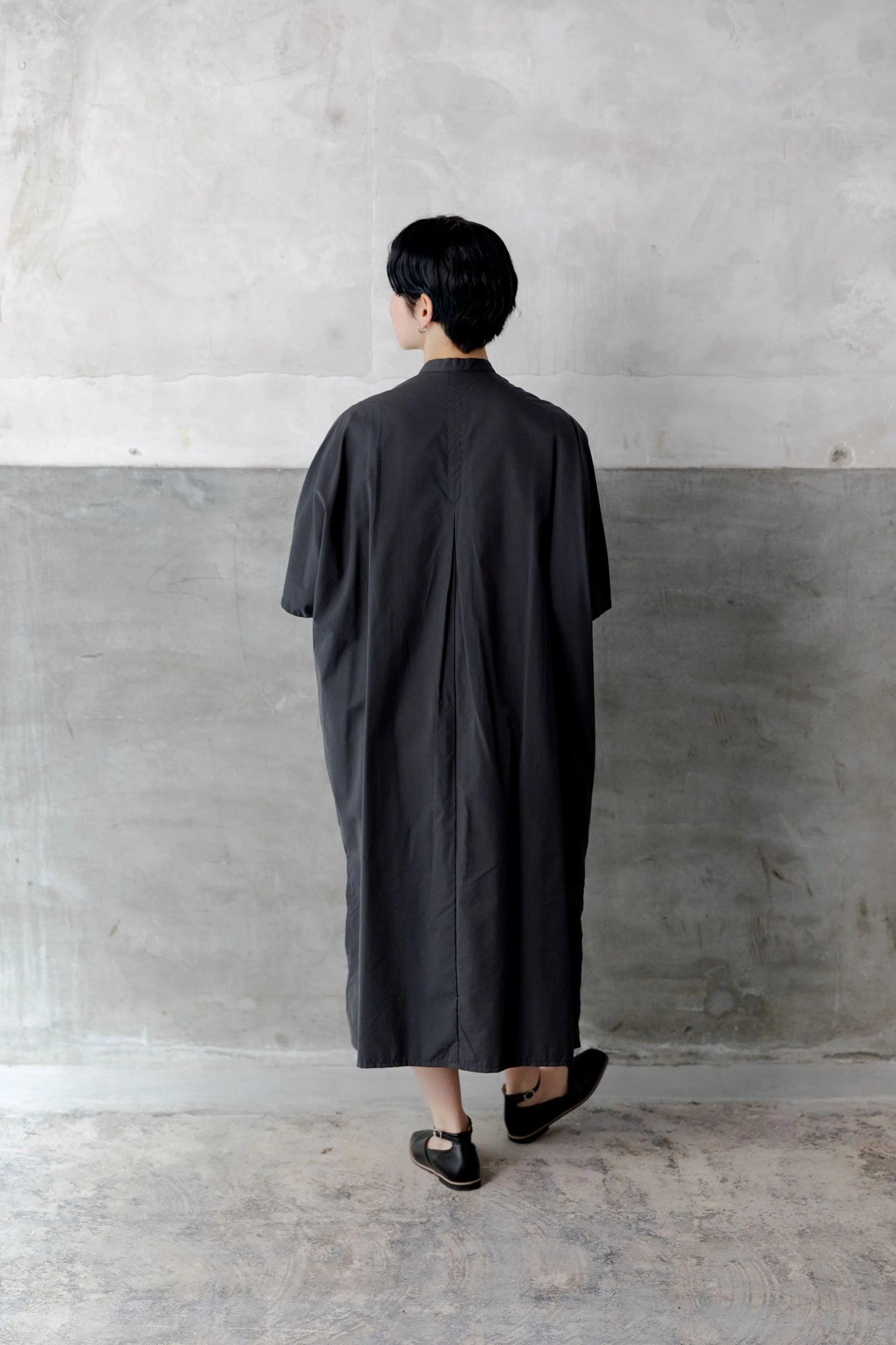 SUN- シャツワンピース col:チャコール – POLS